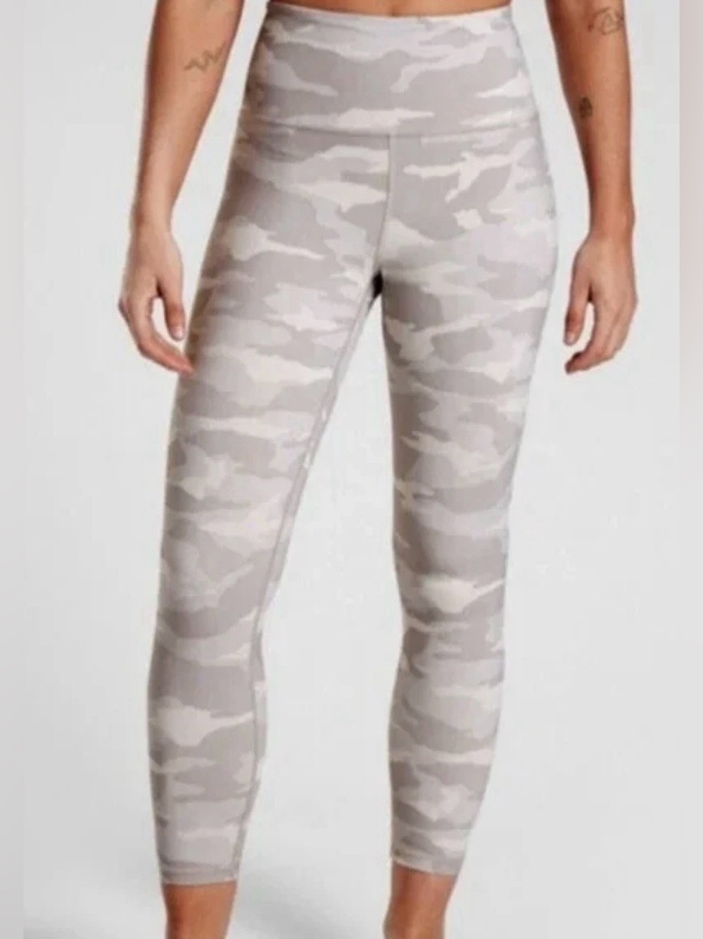 Athleta Elation Beige/ light sand Camo high-Rise ankle Leggings